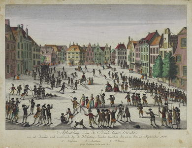 32432 Gezicht op de Neude te Utrecht waar de Utrechtse en Amsterdamse schutterij, Uhlanen en andere militairen in ...